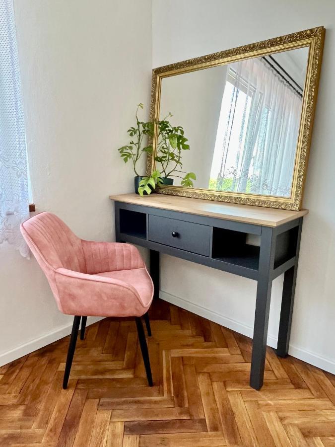 Monstera I Kolín